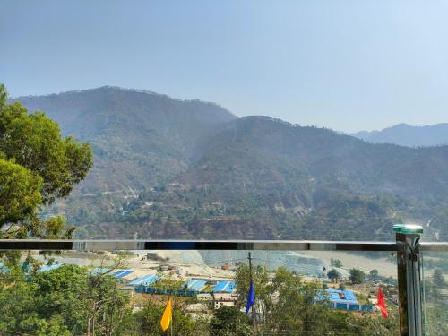 bed in mountain bnm stays