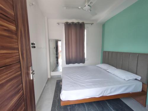 bed in mountain bnm stays