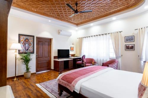 Moghal Mahal Resort Rajbagh Srinagar,,4 star