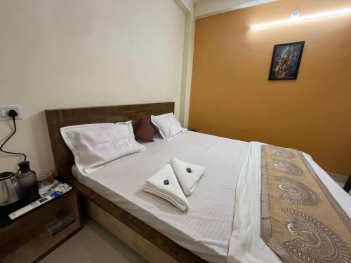Hotel Shivashray Luxury Stays & Inn,,3 star