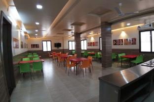 Salasar Shanti Niketan,,4 star