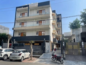 hotel golden arrow