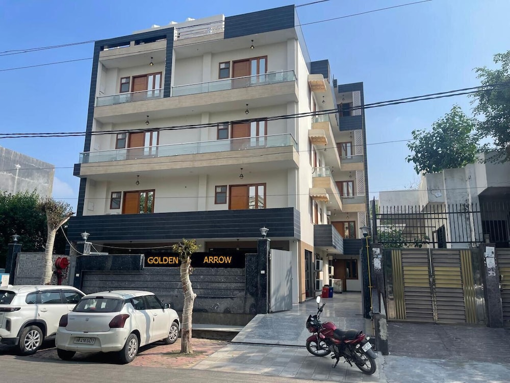 hotel golden arrow