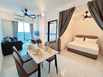 Edumetro By Manhattan Group,,3 star