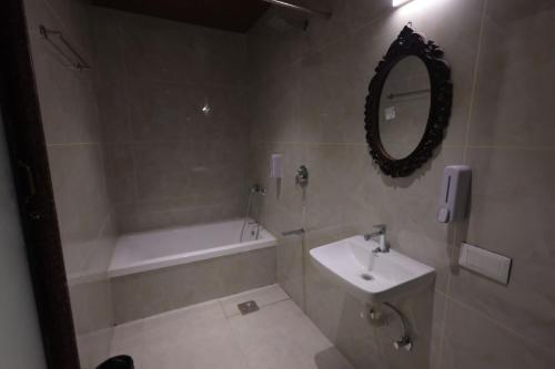 Misty Blues Villas & Resort,,3 star