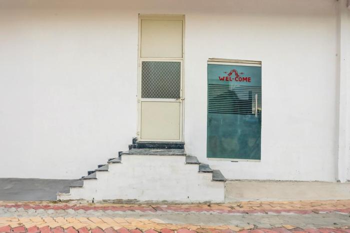 hotel o girdharwal resort