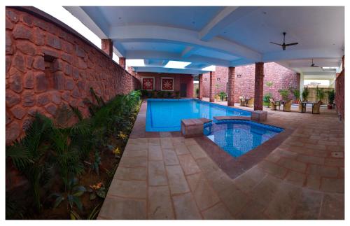 Yashvrinda Hotel And Resort,,3 star