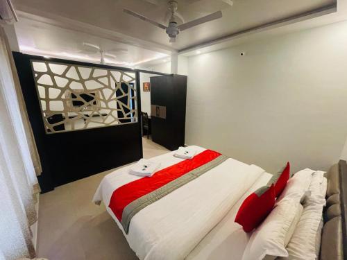 hotel ramdev chikodi