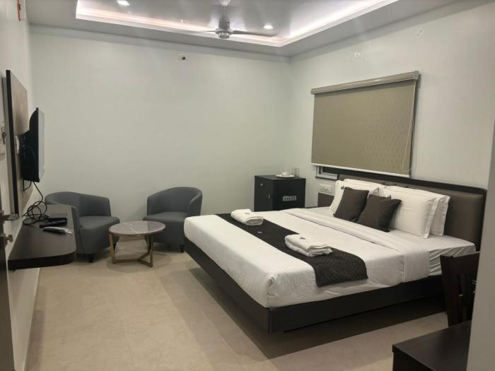 hotel ramdev chikodi