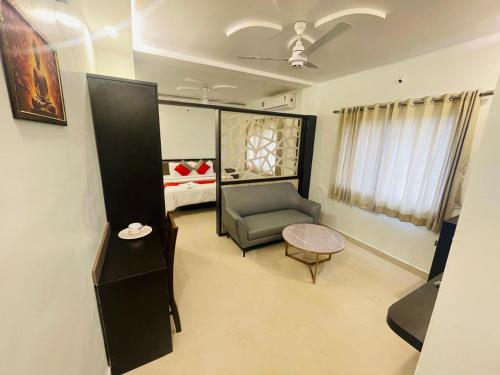 hotel ramdev chikodi