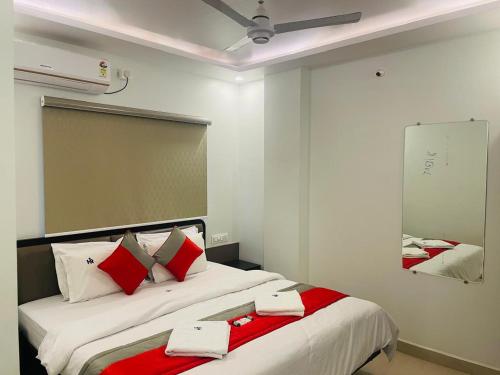 hotel ramdev chikodi