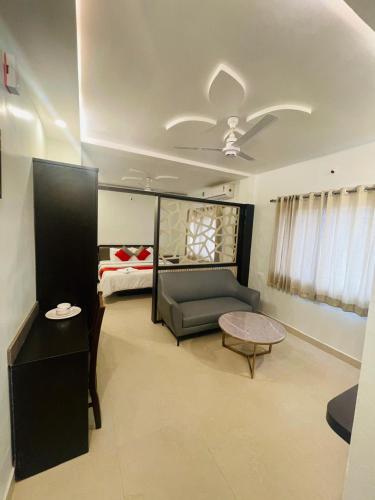 hotel ramdev chikodi