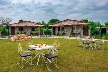 aashiyana luxury cottages