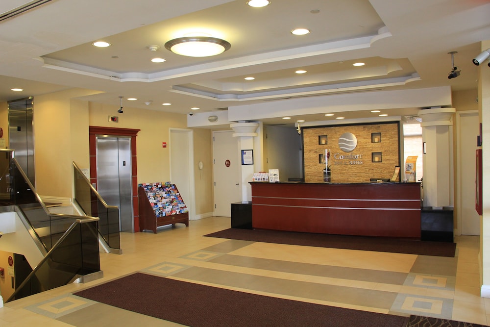 comfort inn and suites laguardia airport