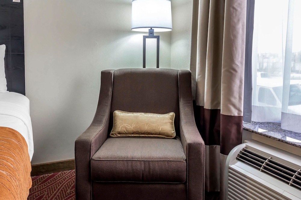 comfort inn and suites laguardia airport