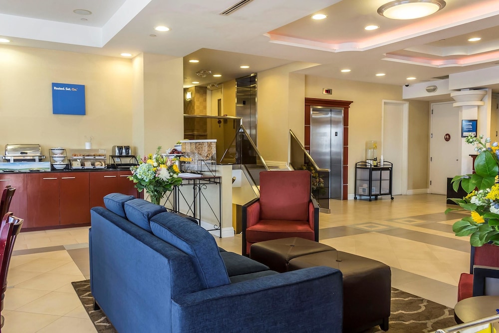 comfort inn and suites laguardia airport
