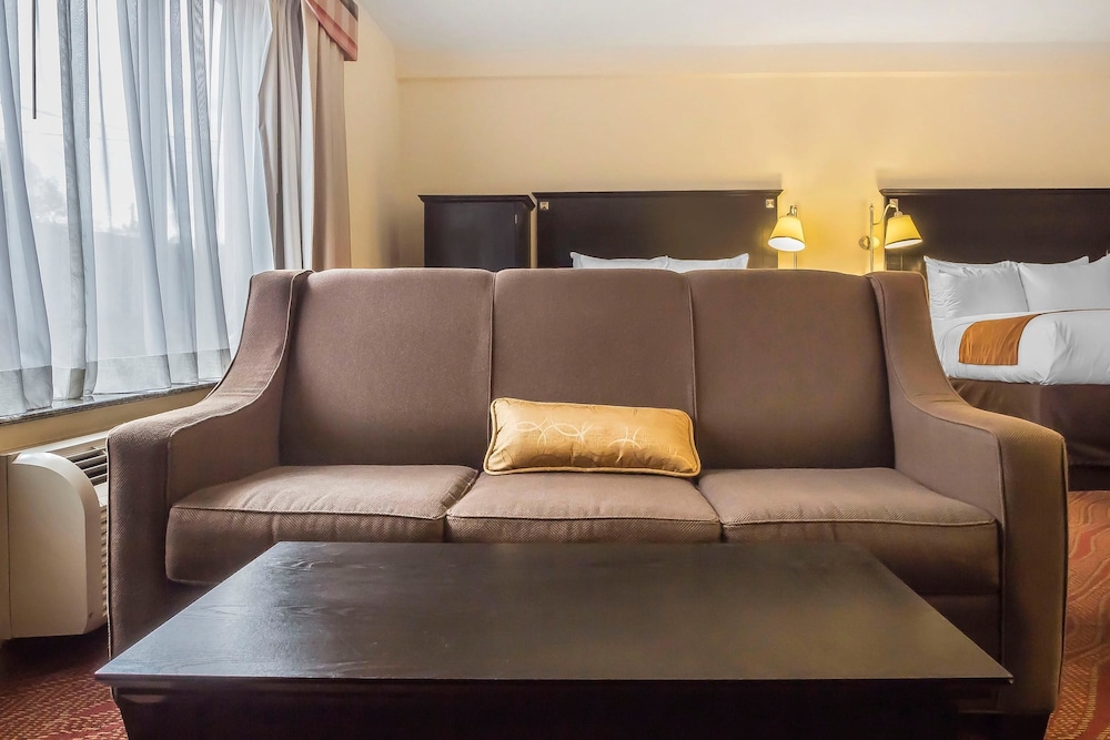 comfort inn and suites laguardia airport