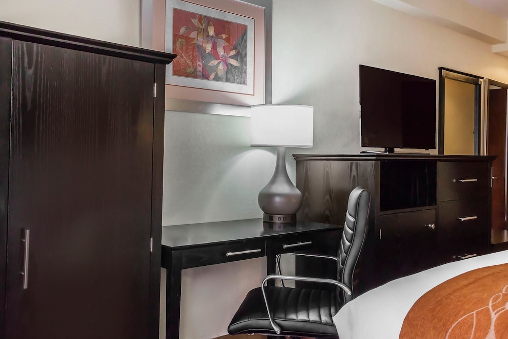 comfort inn and suites laguardia airport