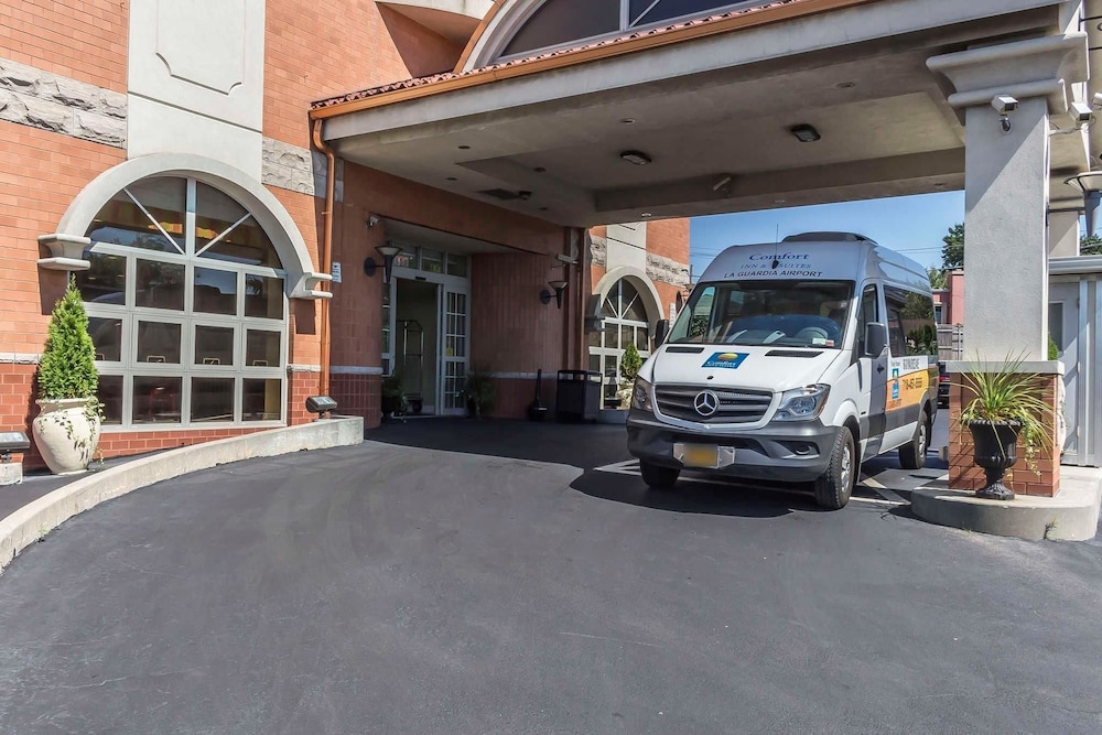 comfort inn and suites laguardia airport