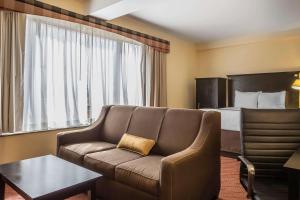 comfort inn and suites laguardia airport