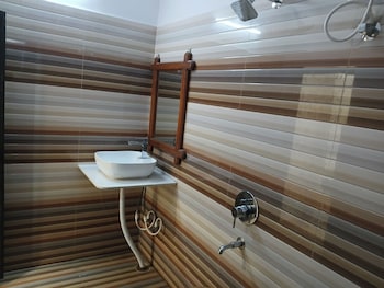 avinis garden and hotel by grb