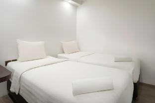 a hotel dickson stay from 9pm to 8am