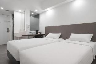 a hotel dickson stay from 9pm to 8am