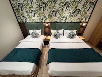 esquire hotel mumbai