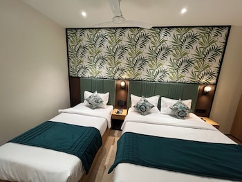 esquire hotel mumbai