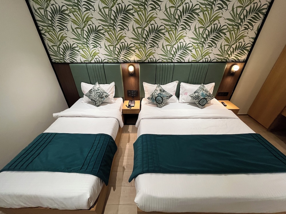 esquire hotel mumbai