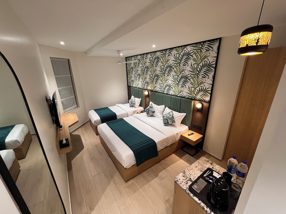 esquire hotel mumbai