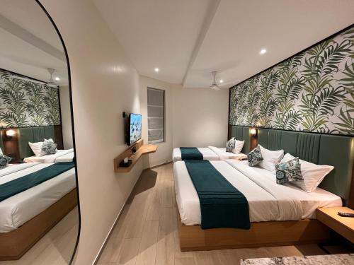 esquire hotel mumbai