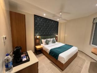 esquire hotel mumbai