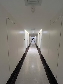 esquire hotel mumbai