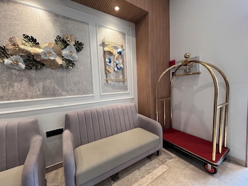 esquire hotel mumbai