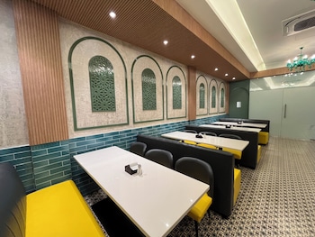 esquire hotel mumbai