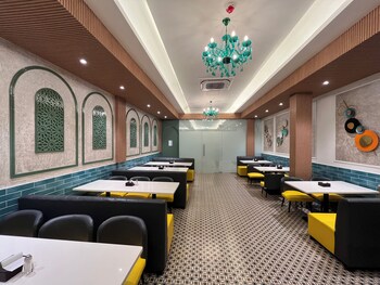 esquire hotel mumbai