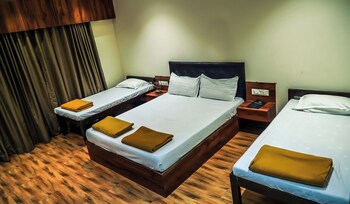 whispering peepul resort