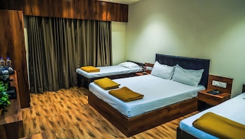 whispering peepul resort