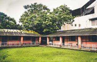 whispering peepul resort