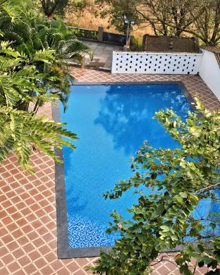 whispering peepul resort