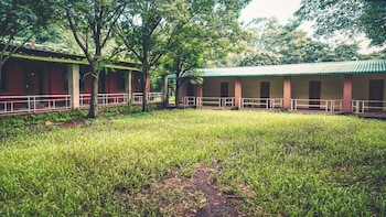 whispering peepul resort