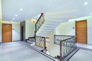 hotel shandon 2 mins from cannaught place