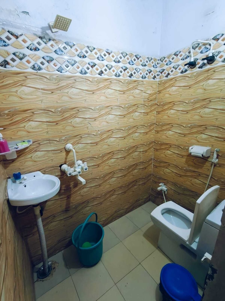 milestone homestay agra