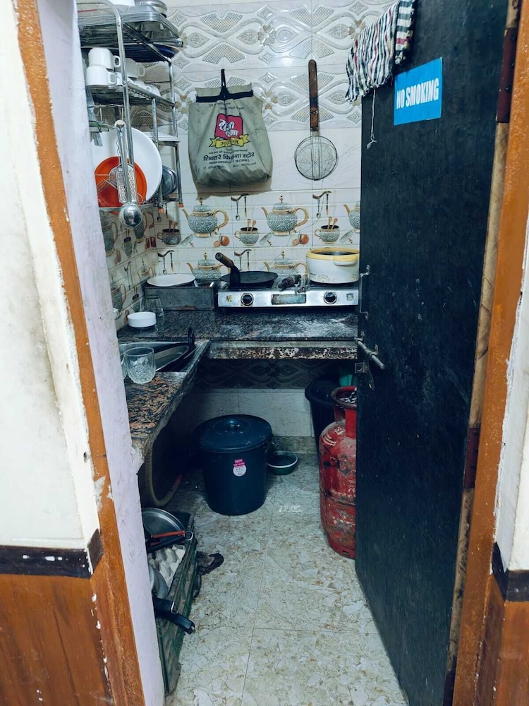 milestone homestay agra