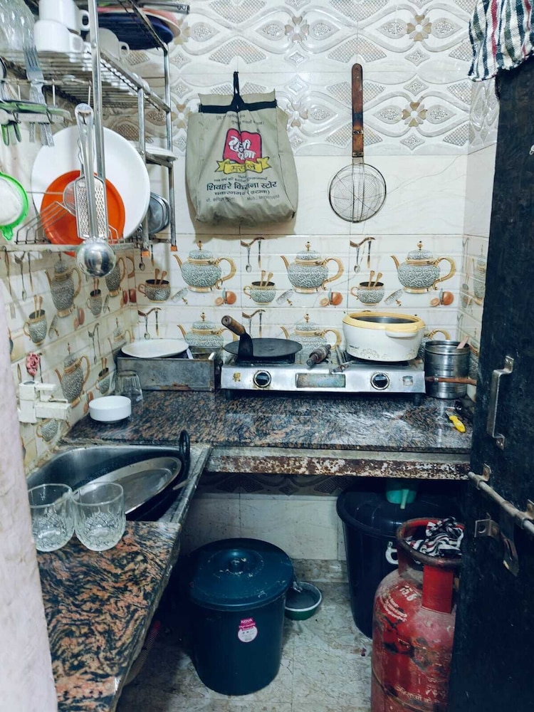 milestone homestay agra