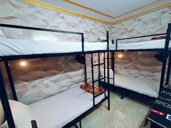 milestone homestay agra