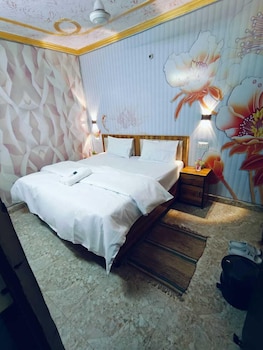 milestone homestay agra