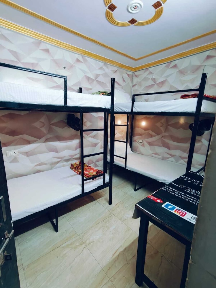 milestone homestay agra