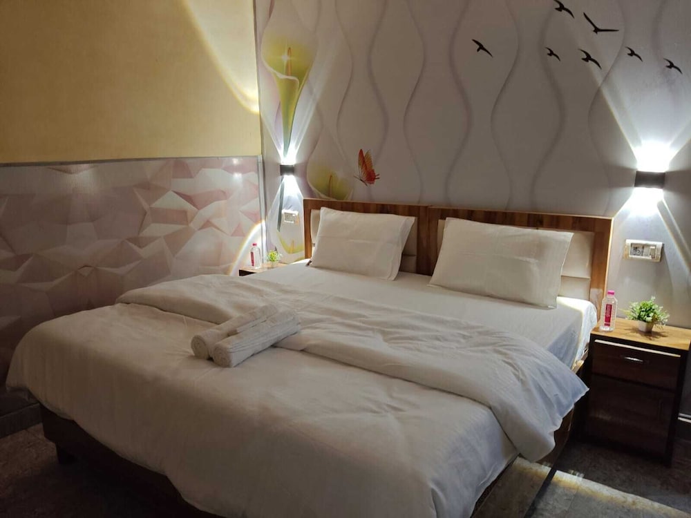 milestone homestay agra